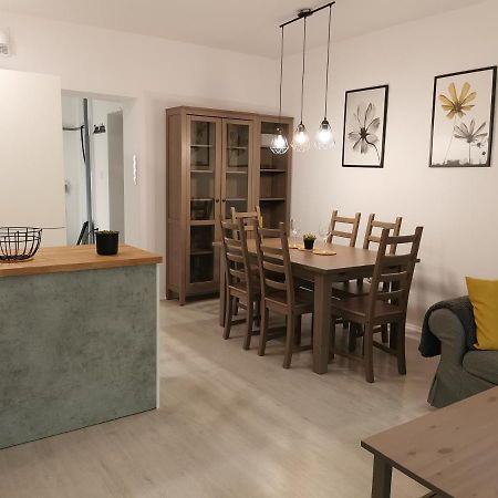 Apartament W Parku Lägenhet Oświęcim Exteriör bild