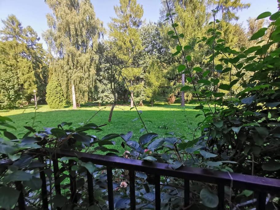 Apartament W Parku Lägenhet Oświęcim Exteriör bild