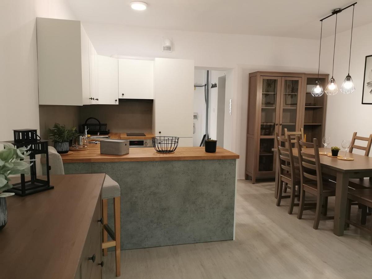 Apartament W Parku Lägenhet Oświęcim Exteriör bild